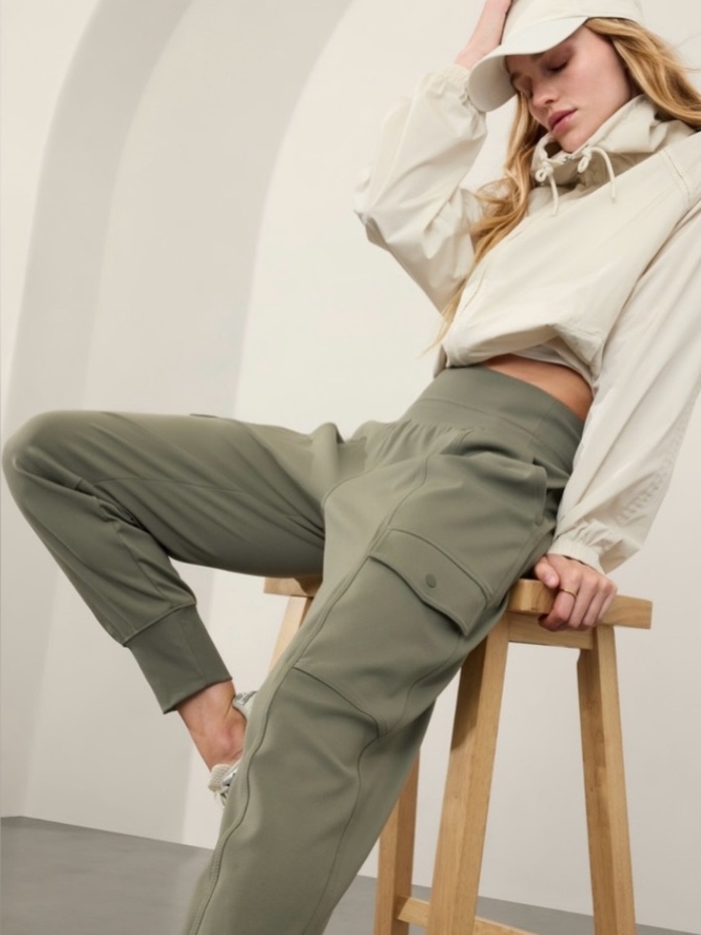 Athleta | Women’s ‘Moss’ Green Cargo High-Rise Pull On Venice Joggers Pants Sz M